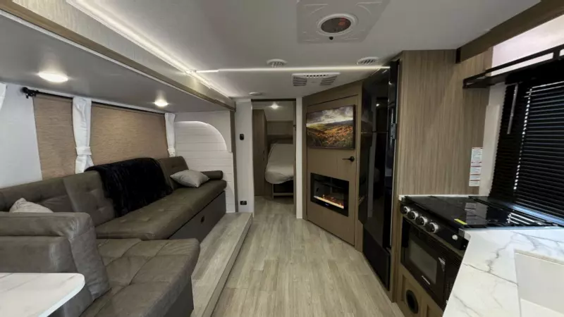 25ICE Floorplan Main Room